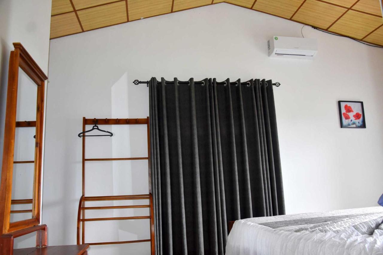 Hotel H2O Gampola Exterior foto